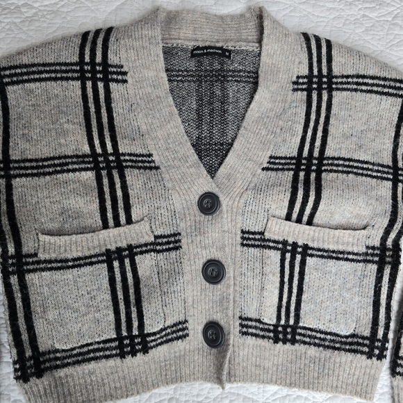 Moon & Madison Wool Blend Plaid Cardigan - Picture 3 of 12